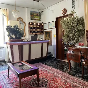 Отель Souvenir Maya, Флоренция